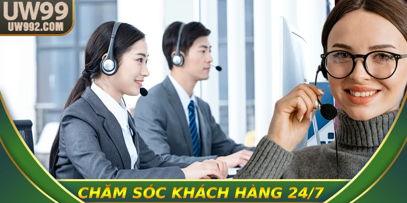 Chuyên viên hỗ trợ và phục vụ người chơi 24/7